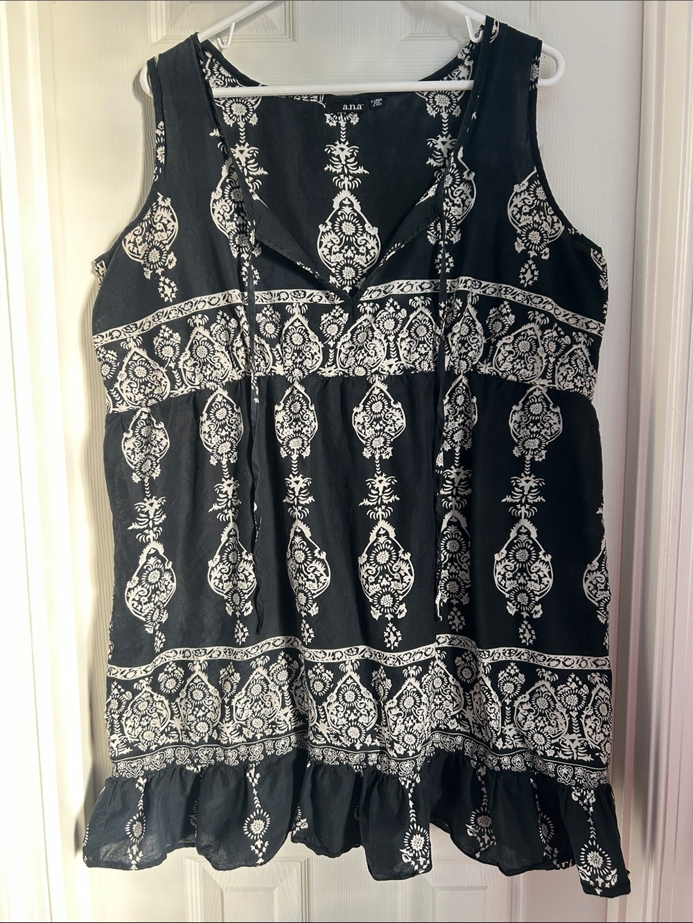 ⚜️ a.n.a Black and White Printed Sleeveless Tunic